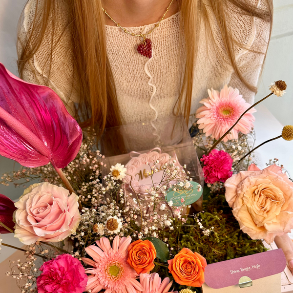 Set Especial: Entre Flores, Besos y Pastel