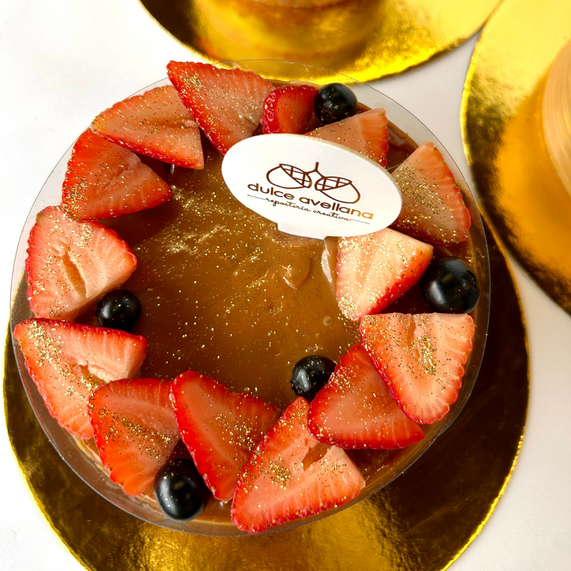 Torta de Vainilla, Arequipe y Frutos rojos (Sin Azúcar)